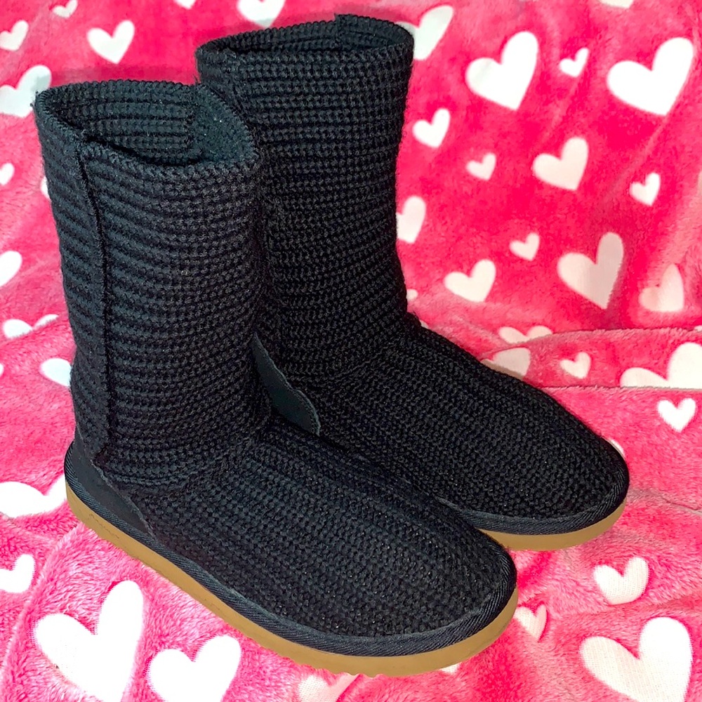 Authentic Knit Black UGG Boot Size 8 - Picture 2 of 12